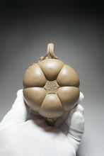 Load image into Gallery viewer, Fully Handmade Lao Duanni Pumpkin Yixing Teapot by Fan Aijuan 全手工老段泥南瓜壶 (范爱娟制) 210ml
