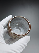 Load image into Gallery viewer, Shino Stoneware Teacup no.2 手工陶艺志野杯 110ml
