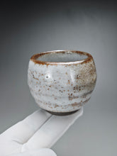 Load image into Gallery viewer, Shino Stoneware Teacup no.2 手工陶艺志野杯 110ml
