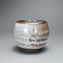 Load image into Gallery viewer, Shino Stoneware Teacup no.2 手工陶艺志野杯 110ml
