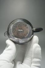 Load image into Gallery viewer, 999 Pure Silver Handmade Pear Teapot 全手工纯银999梨形壶 110ml
