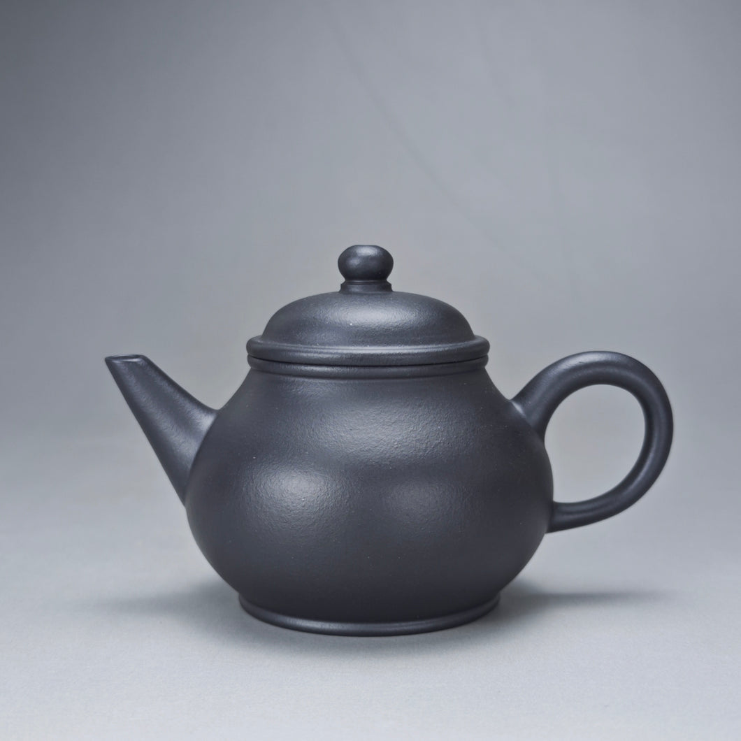 Heini (Wuhui Lao Zini) Bale Shuiping Yixing Teapot 捂灰老紫泥芭乐水平 110ml