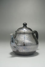 Load image into Gallery viewer, 999 Pure Silver Handmade Pear Teapot 全手工纯银999梨形壶 110ml
