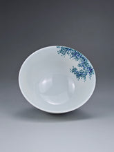 Load image into Gallery viewer, 110ml Qinghua Fanggu Jingdezhen Porcelain Teacup by KuangShi 艺品青花小碗杯
