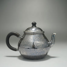 Load image into Gallery viewer, 999 Pure Silver Handmade Pear Teapot 全手工纯银999梨形壶 110ml
