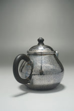Load image into Gallery viewer, 999 Pure Silver Handmade Pear Teapot 全手工纯银999梨形壶 110ml
