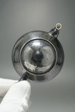 Load image into Gallery viewer, 999 Pure Silver Handmade Pear Teapot 全手工纯银999梨形壶 110ml
