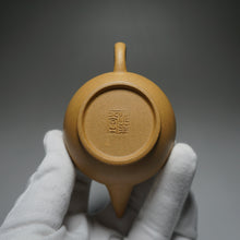 Load image into Gallery viewer, Huangjin Duan Little Shuiping Yixing Teapot 黄金段小水平 90ml

