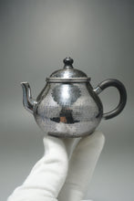 Load image into Gallery viewer, 999 Pure Silver Handmade Pear Teapot 全手工纯银999梨形壶 110ml
