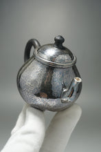 Load image into Gallery viewer, 999 Pure Silver Handmade Pear Teapot 全手工纯银999梨形壶 110ml
