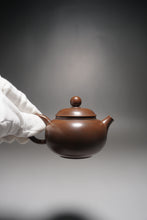Load image into Gallery viewer, 115ml Classic Round Nixing Teapot by Li Wenxin李文新坭兴扁壶
