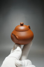Load image into Gallery viewer, Zhuni Pear Yixing Teapot 朱泥梨形壶 115ml
