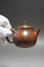 Load image into Gallery viewer, 115ml Eggplant Teapot by Li Wenxin 李文新茄瓜泥兴壶
