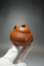 Load image into Gallery viewer, Zhuni Pear Yixing Teapot 朱泥梨形壶 115ml
