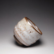 Load image into Gallery viewer, Shino Glazed Stoneware Teacup no.3 手工陶艺志野杯 115ml
