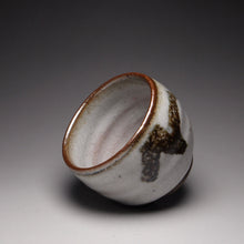 Load image into Gallery viewer, Shino Glazed Stoneware Teacup no.8 手工陶艺志野杯 115ml
