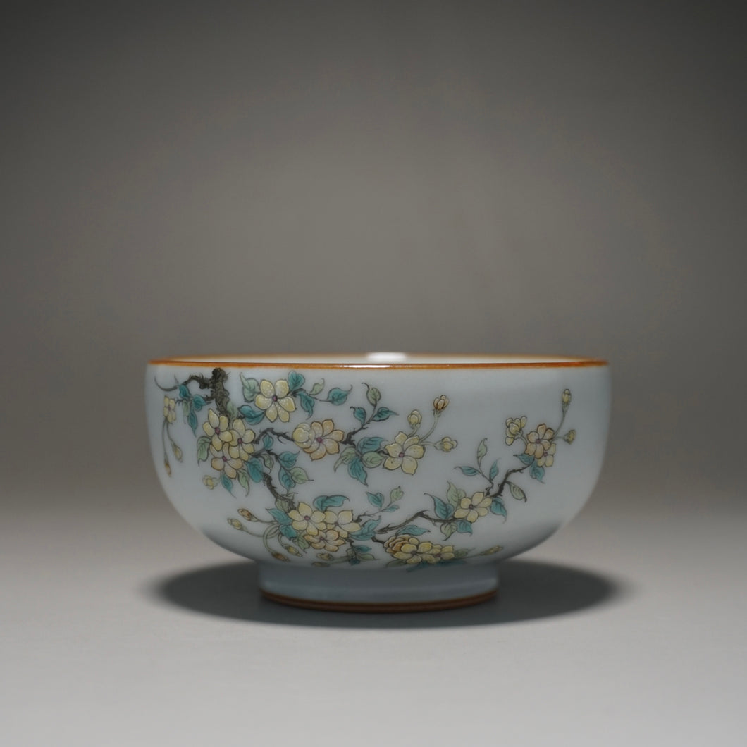 Fencai Hand Painted Blossoms Moon White Ruyao Teacup 粉彩花卉杯 115ml