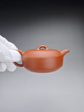 Load image into Gallery viewer, Zhuni Dahongpao Bianshi Yixing Teapot 朱泥大红袍扁石 150ml
