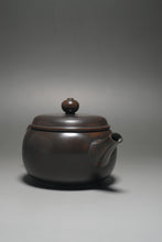 Load image into Gallery viewer, 120ml Bian Julunzhu Nixing Teapot by Li Wenxin 李文新泥兴扁巨轮珠
