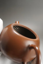Load image into Gallery viewer, 120ml Xishi Nixing Teapot by Li Wenxin 李文新泥兴西施
