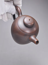 Load image into Gallery viewer, 120ml Julunzhu Nixing Teapot by Wu Sheng Sheng 吴盛胜坭兴巨轮珠壶
