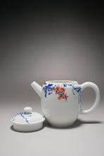 Load image into Gallery viewer, Qinghua Flowers Jingdezhen Fine Porcelain Teapot by Master KuangShi 青花匡石手绘高士壶 100ml
