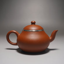 Load image into Gallery viewer, Silver Rim Zhuni Pear Yixing Teapot 朱泥包银梨形 120ml
