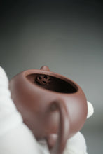 Load image into Gallery viewer, Lao Zini Xishi Yixing Teapot 老紫泥西施 120ml
