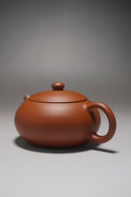 Load image into Gallery viewer, Zhuni Bian Xishi Yixing Teapot 朱泥扁西施 120ml
