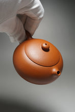 Load image into Gallery viewer, Zhuni Bian Xishi Yixing Teapot 朱泥扁西施 120ml
