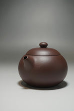 Load image into Gallery viewer, Lao Zini Xishi Yixing Teapot 老紫泥西施 120ml
