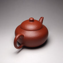 Load image into Gallery viewer, Zhuni Dahongpao Old Pear Yixing Teapot 朱泥大红袍古梨形 120ml
