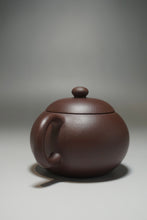 Load image into Gallery viewer, Lao Zini Xishi Yixing Teapot 老紫泥西施 120ml
