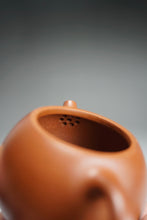 Load image into Gallery viewer, Fully Hanmade Zhuni Eggplant Teapot by Yu Bo 全手工朱泥茄瓜余波制 120ml
