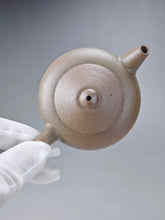 Load image into Gallery viewer, Wood Fired Jiangponi Julun Yixing Teapot 柴烧降坡泥巨轮珠 120ml
