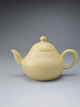 Load image into Gallery viewer, Benshan Lüni  Pear Yixing Teapot 本山绿泥梨形壶 125ml
