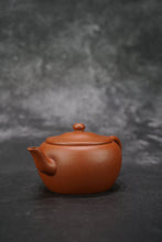 Load image into Gallery viewer, Zhuni Dahongpao Ming Style Limao Yixing Teapot 朱泥大红袍明式笠帽 125ml
