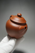 Load image into Gallery viewer, Zhuni Dahongpao Julun Yixing Teapot 朱泥大红袍巨轮珠 125ml
