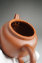 Load image into Gallery viewer, Zhuni Dahongpao Julun Yixing Teapot 朱泥大红袍巨轮珠 125ml

