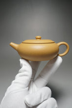 Load image into Gallery viewer, Huangjin Duan Xiangyu Yixing Teapot 黄金段香玉壶  125ml
