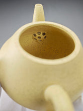 Load image into Gallery viewer, Benshan Lüni  Pear Yixing Teapot 本山绿泥梨形壶 125ml
