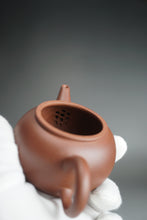 Load image into Gallery viewer, Red Lao Zini Shuiping Yixing Teapot 红老紫泥水平 125ml
