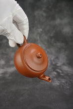 Load image into Gallery viewer, Zhuni Dahongpao Ming Style Limao Yixing Teapot 朱泥大红袍明式笠帽 125ml
