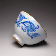 Load image into Gallery viewer, 125ml Qinghua Dragon Moon White Ruyao Teacup 青花汝窑龙杯
