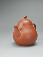 Load image into Gallery viewer, Zhuni Dahongpao Tall Pear Yixing Teapot 朱泥大红袍高梨形壶 125ml
