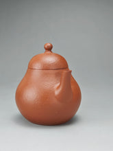 Load image into Gallery viewer, Zhuni Dahongpao Tall Pear Yixing Teapot 朱泥大红袍高梨形壶 125ml
