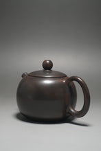 Load image into Gallery viewer, 130ml Xishi Dark Nixing Teapot by Li Wenxin 李文新泥兴西施 (深）
