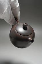 Load image into Gallery viewer, 130ml Xishi Dark Nixing Teapot by Li Wenxin 李文新泥兴西施 (深）
