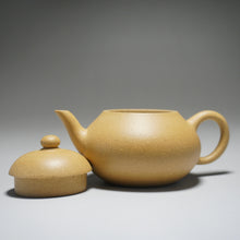 Load image into Gallery viewer, Lipini Wide Pear Yixing Teapot 梨皮泥梨形 130ml
