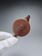 Load image into Gallery viewer, 130ml Tall Shipiao Teapot by Li Wenxin 李文新泥兴高石瓢壶
